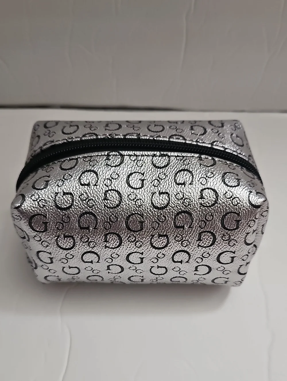 Guess Silver Logo-Print Cosmetic Pouch